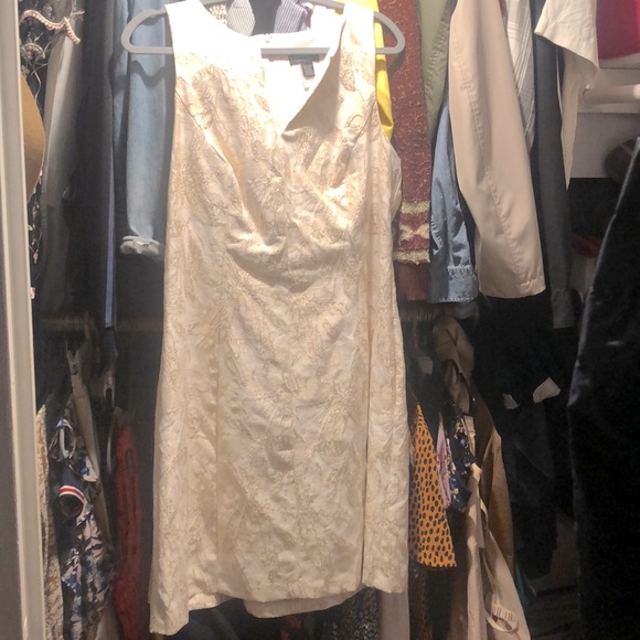 Beige and gold dress - Picture 4 of 11